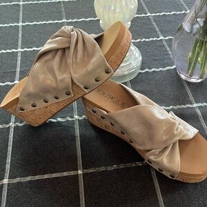 Boutique by Corkys Wedge Sandal 9